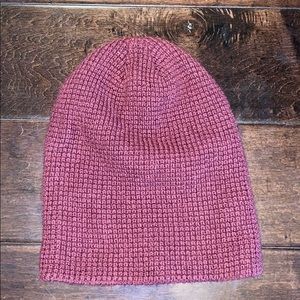 Lightly used yea.nice beanie. In great condition.